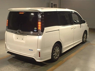 TOYOTA VOXY 2016
