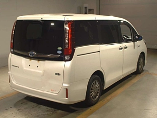 TOYOTA ESQUIRE 2017