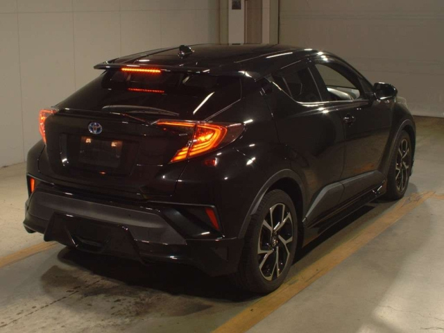 TOYOTA C-HR 2017