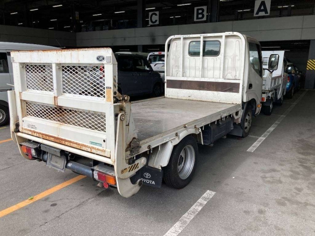 TOYOTA DYNA 2011