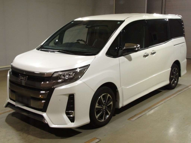 TOYOTA NOAH 2020