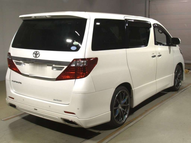 TOYOTA ALPHARD 2013