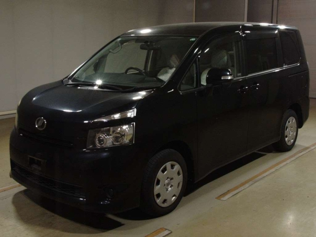 TOYOTA VOXY 2009