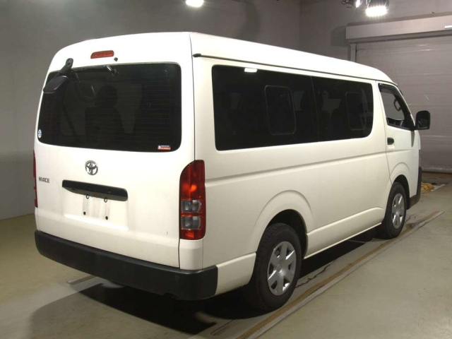 TOYOTA HIACE 2021