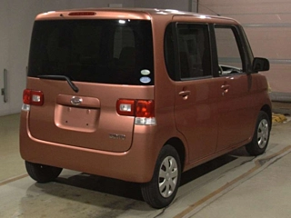 DAIHATSU TANTO 2010