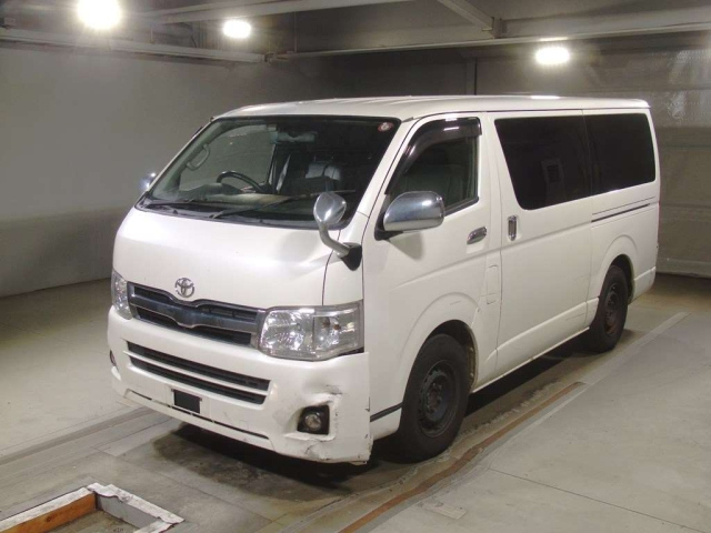 TOYOTA REGIUS ACE VAN 2011
