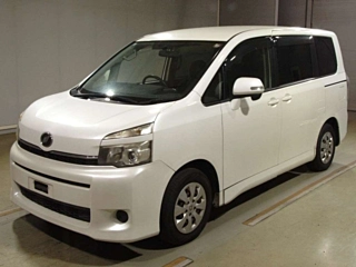 TOYOTA VOXY 2012