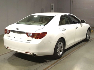 TOYOTA MARK X 2010