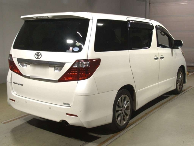 TOYOTA ALPHARD 2011