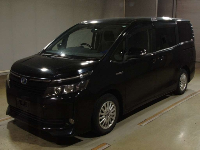 TOYOTA VOXY 2014