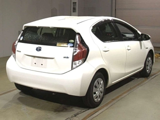 TOYOTA AQUA 2016