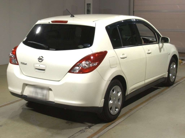 NISSAN TIIDA 2011