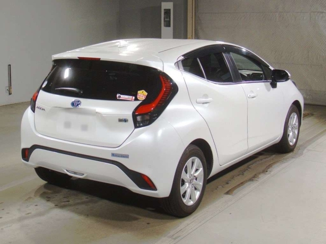 TOYOTA AQUA 2022