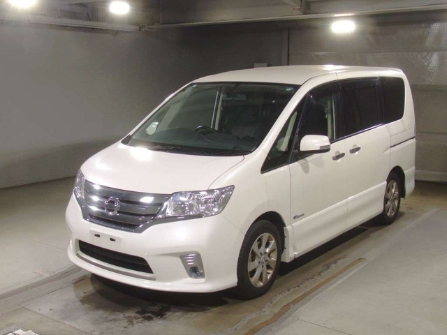 NISSAN SERENA 2013