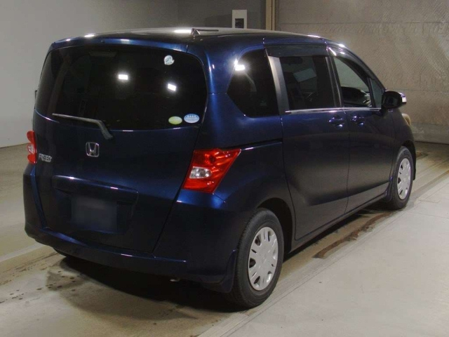 HONDA FREED 2011