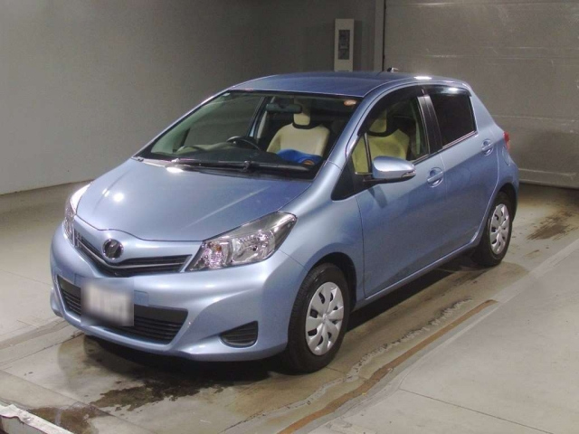 TOYOTA VITZ 2014