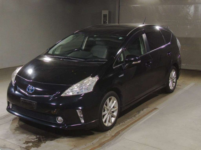 TOYOTA PRIUS ALPHA 2011
