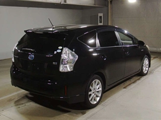 TOYOTA PRIUS ALPHA 2011