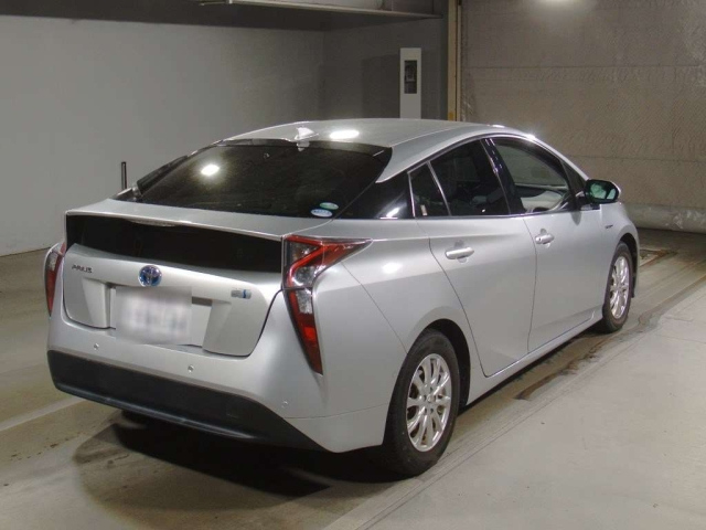 TOYOTA PRIUS 2017