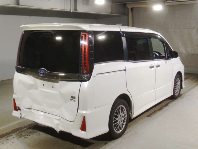TOYOTA NOAH 2021