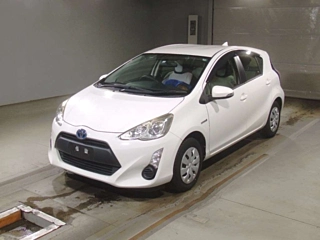 TOYOTA AQUA 2016
