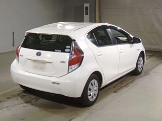 TOYOTA AQUA 2016