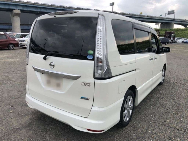 NISSAN SERENA 2012