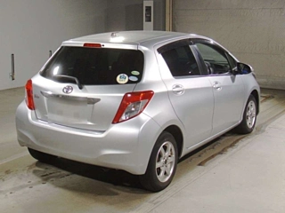 TOYOTA VITZ 2014