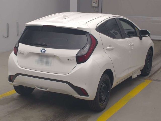 TOYOTA AQUA 2025