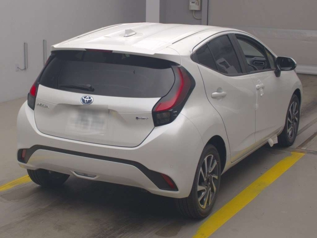 TOYOTA AQUA 2025