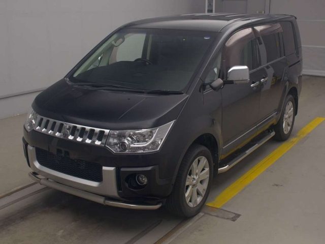 MITSUBISHI DELICA D5 2010