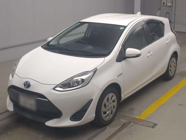TOYOTA AQUA 2019