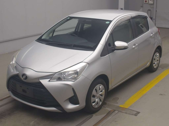 TOYOTA VITZ 2017