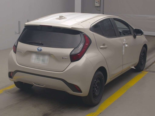 TOYOTA AQUA 2025