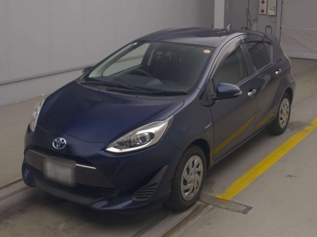 TOYOTA AQUA 2019