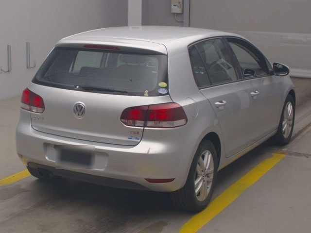 VOLKSWAGEN GOLF 2012