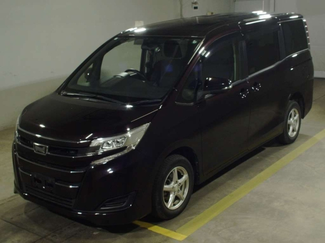 TOYOTA NOAH 2018