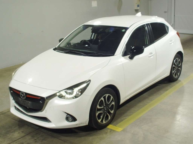 MAZDA DEMIO 2015