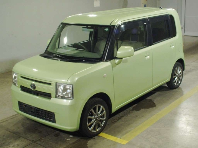 TOYOTA PIXIS SPACE 2013