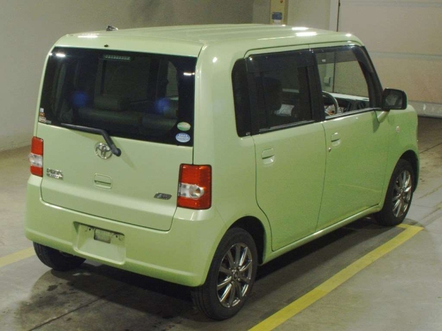 TOYOTA PIXIS SPACE 2013