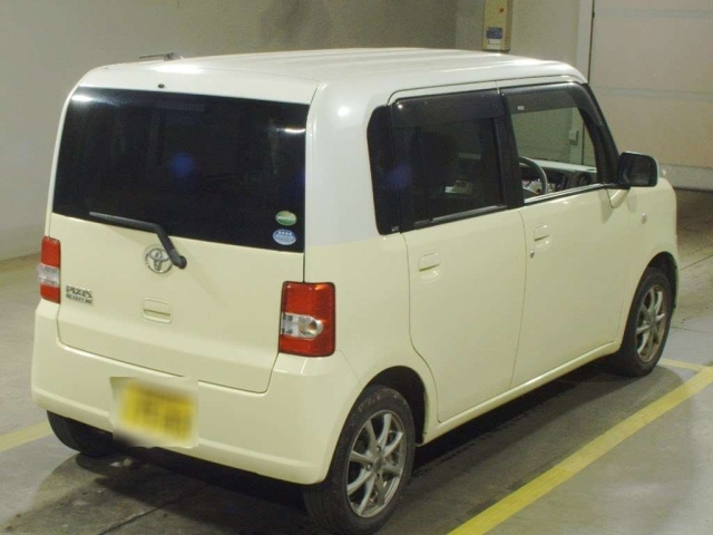 TOYOTA PIXIS SPACE 2015