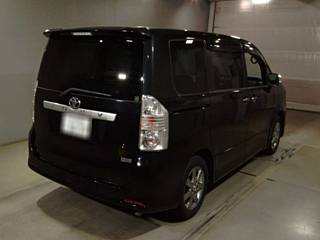 TOYOTA VOXY 2008
