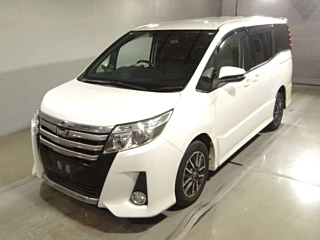 TOYOTA NOAH 2015