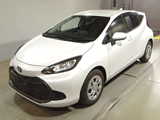 TOYOTA AQUA 2021