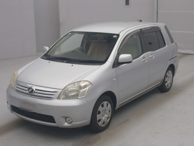 TOYOTA RAUM 2008