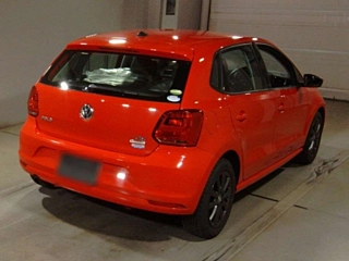 VOLKSWAGEN POLO 2016