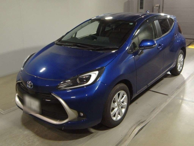 TOYOTA AQUA 2023