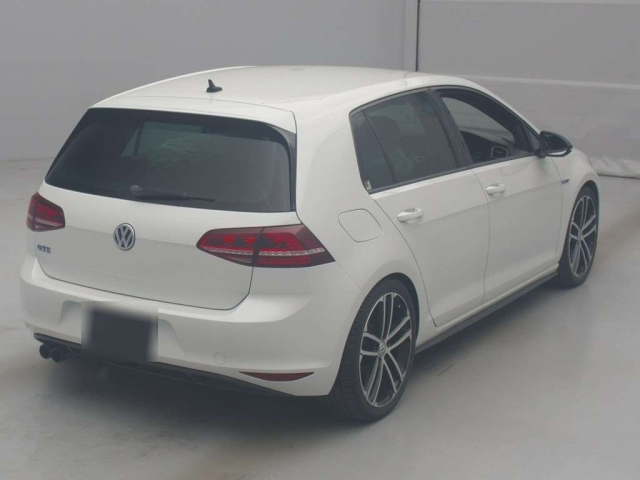 VOLKSWAGEN GOLF 2016