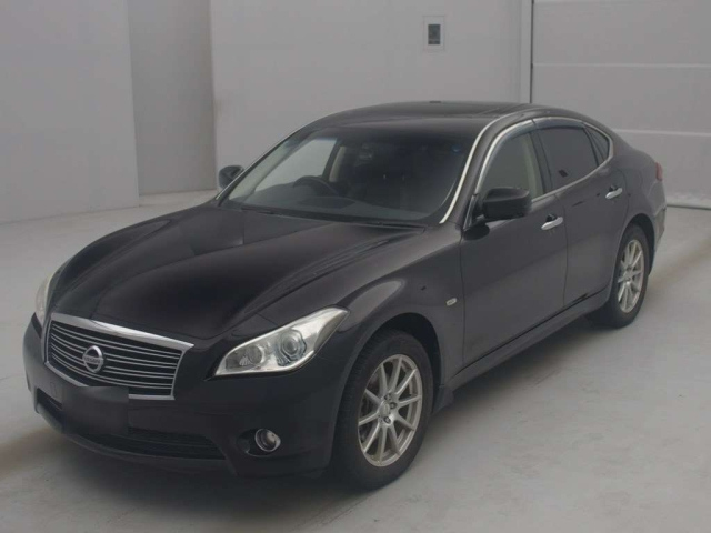 NISSAN FUGA 2013