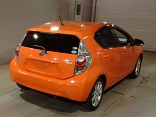 TOYOTA AQUA 2012